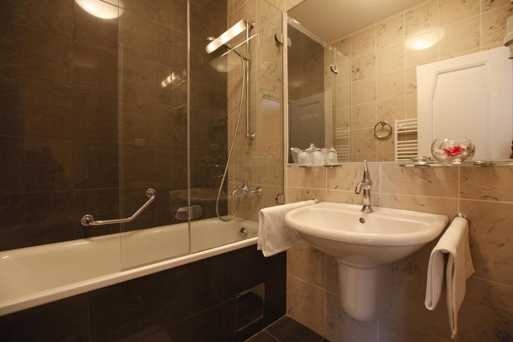 Hotel Sandor Pavillon Piest'any Room photo